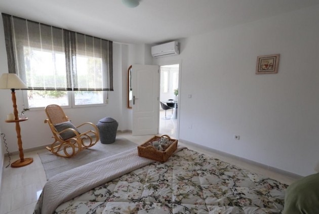 Tweedehands - Appartement / flat -
Torrevieja - Costa Blanca