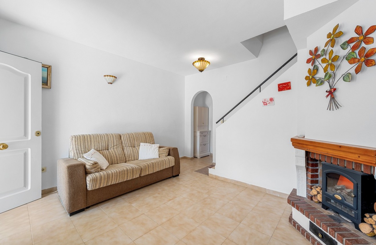 Resale - Chalet -
Torrevieja - Costa Blanca