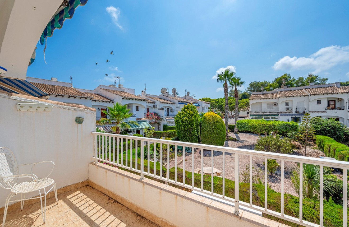 Resale - Chalet -
Torrevieja - Costa Blanca