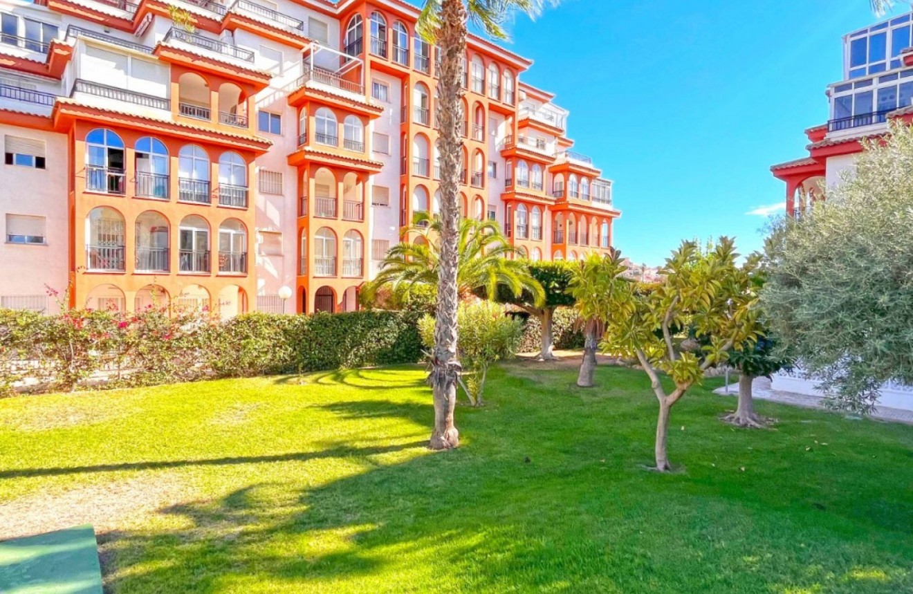 Resale - Apartment / flat -
Torrevieja - Costa Blanca