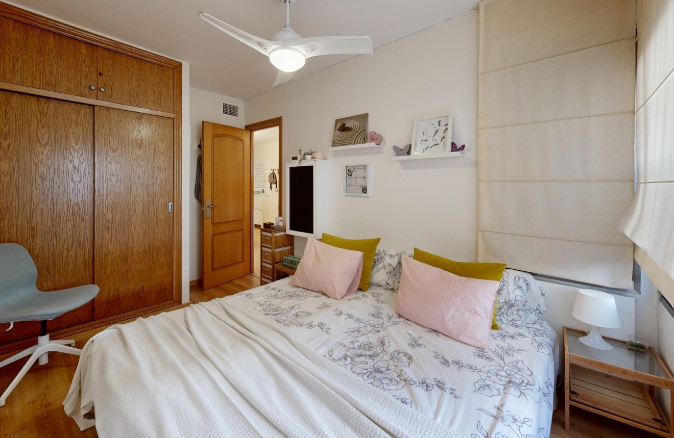 Aus zweiter Hand - Wohnung -
Torrevieja - Playa de los Locos