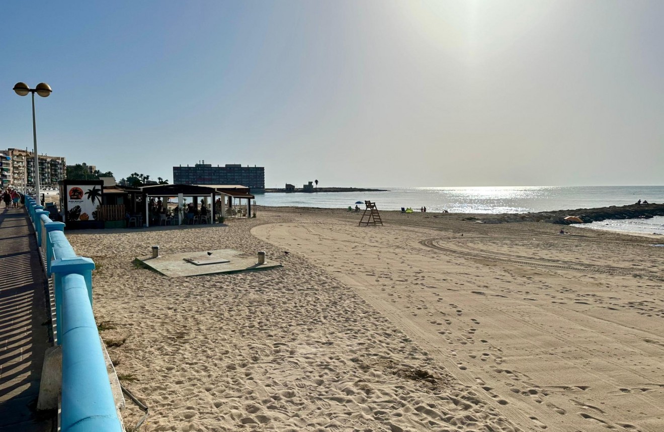 Aus zweiter Hand - Wohnung -
Torrevieja - Playa de los Locos