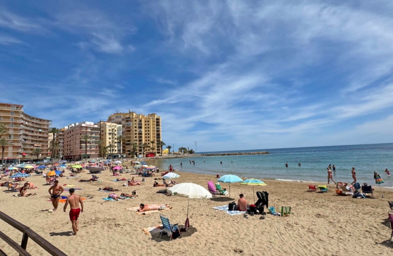 Z drugiej ręki - Mieszkanie w bloku -
Torrevieja - Costa Blanca