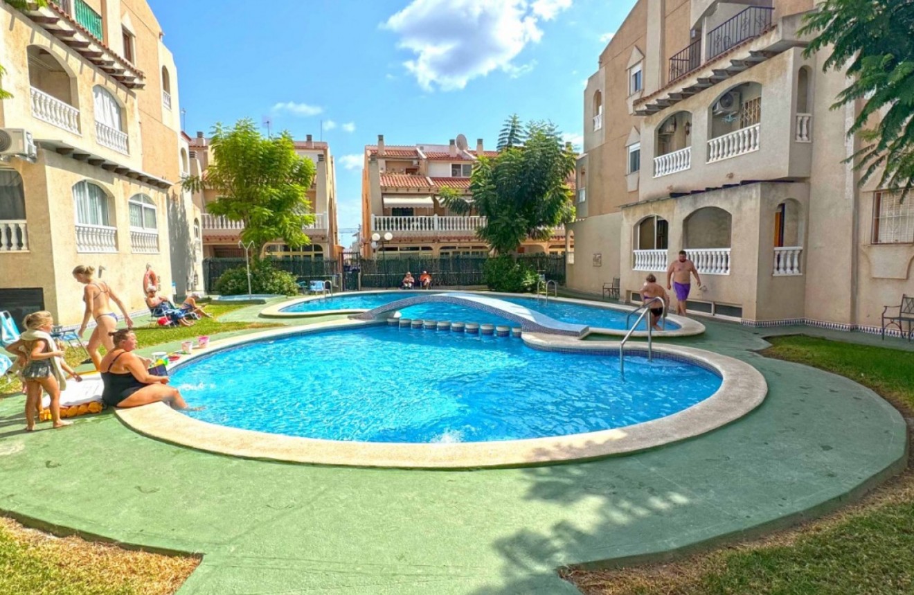 Resale - Apartment / flat -
Torrevieja - Costa Blanca