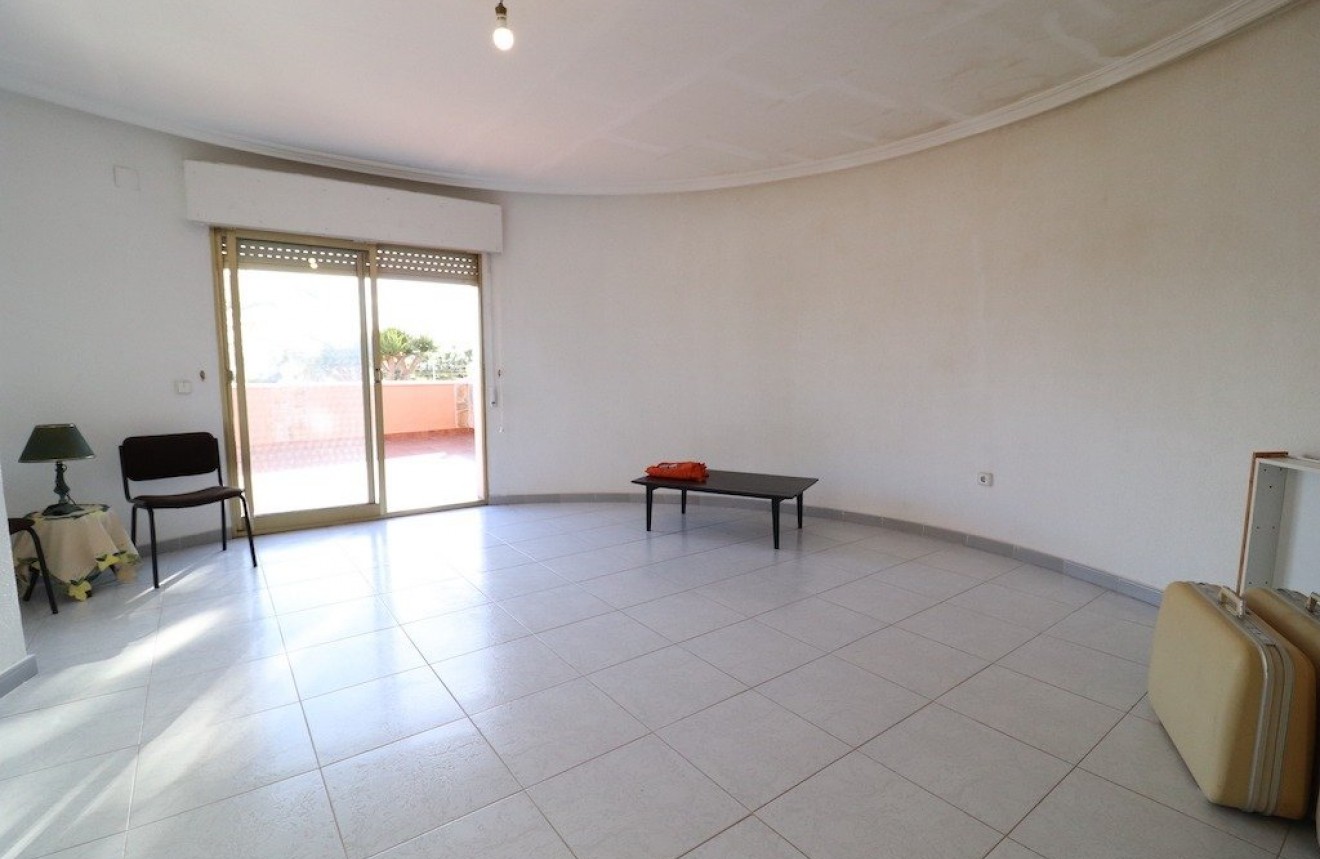 Resale - Chalet -
Torrevieja - Costa Blanca