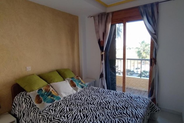 Resale - Chalet -
Torrevieja - La Mata