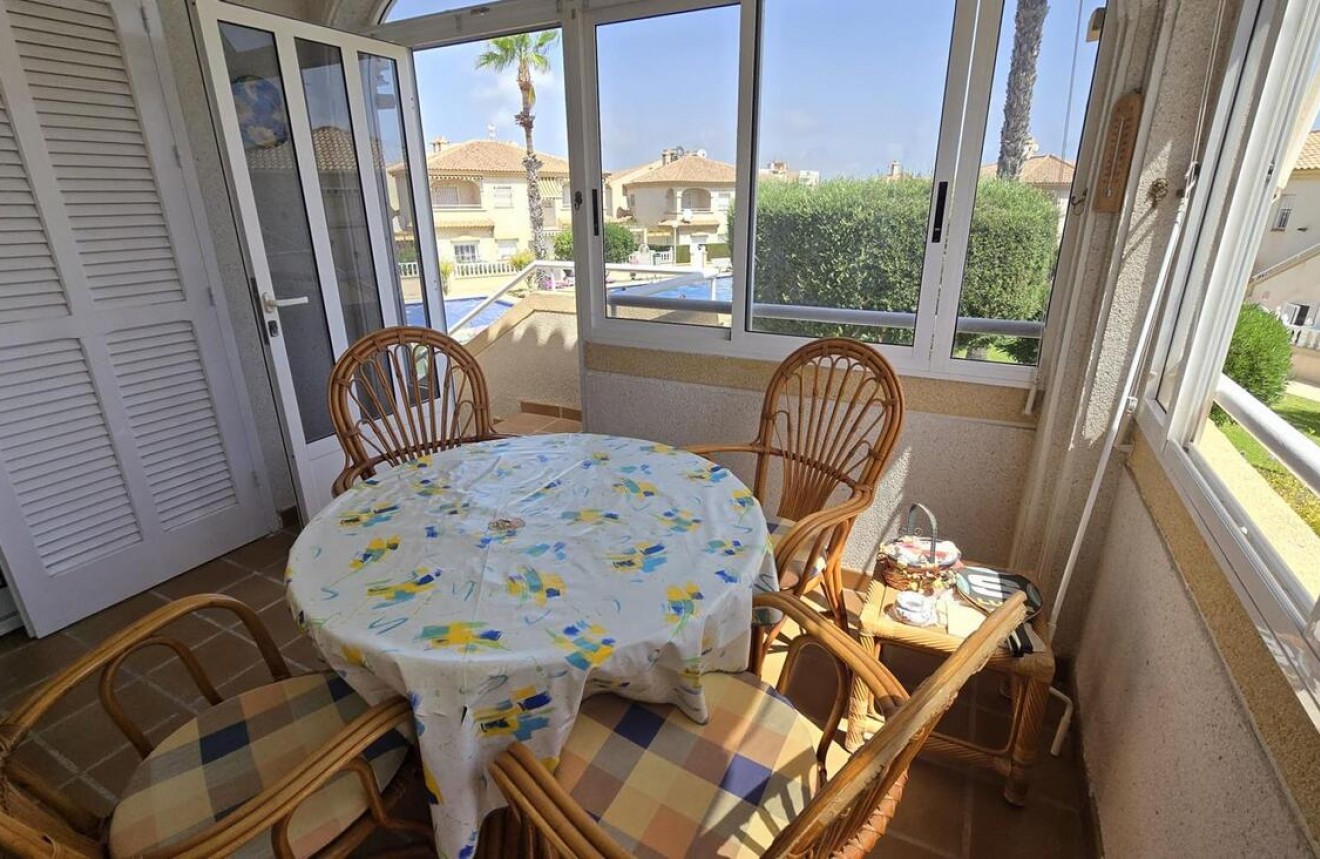 Resale - Bungalow -
Torrevieja - Torreblanca