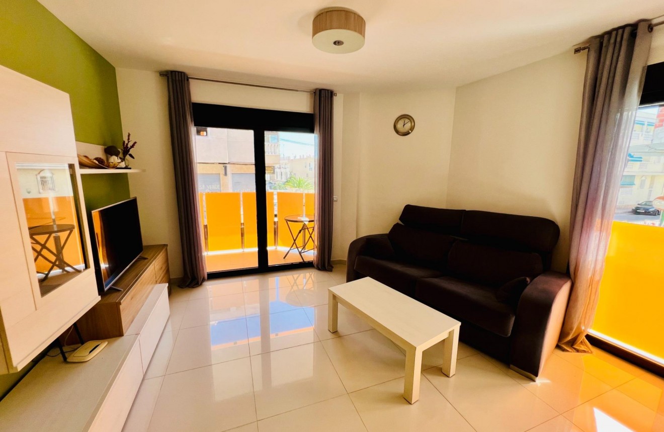 Aus zweiter Hand - Wohnung -
Torrevieja - Playa del Cura