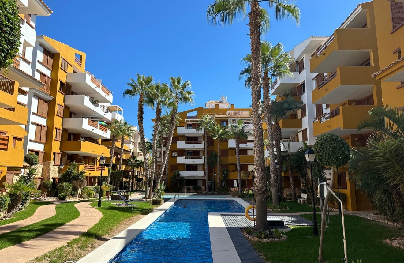 Resale - Apartment / flat -
Torrevieja - Costa Blanca