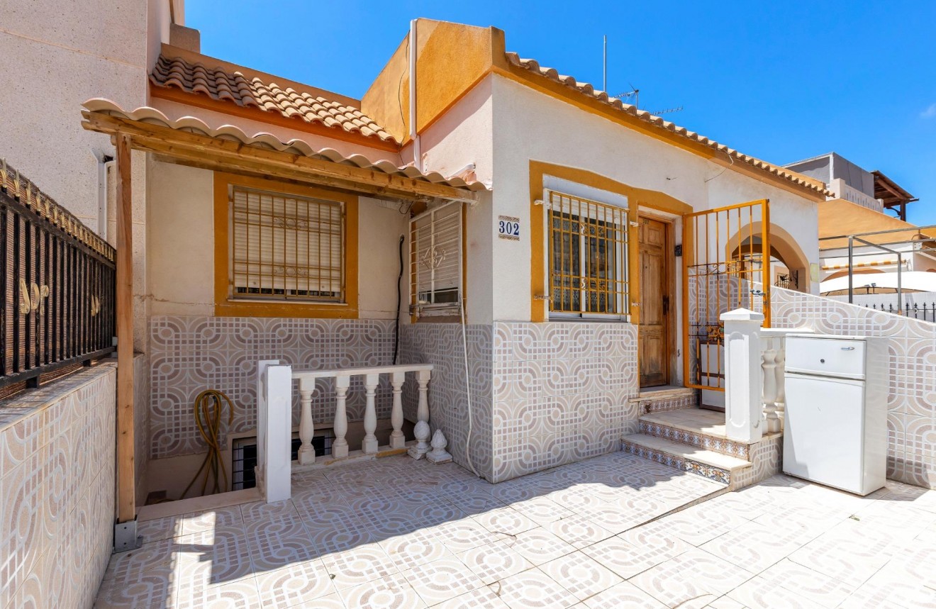 Segunda mano - Bungalow -
Torrevieja - El Limonar