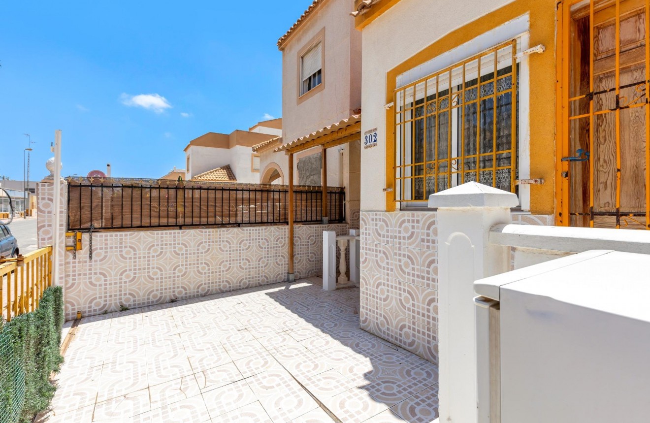 Resale - Bungalow -
Torrevieja - El Limonar