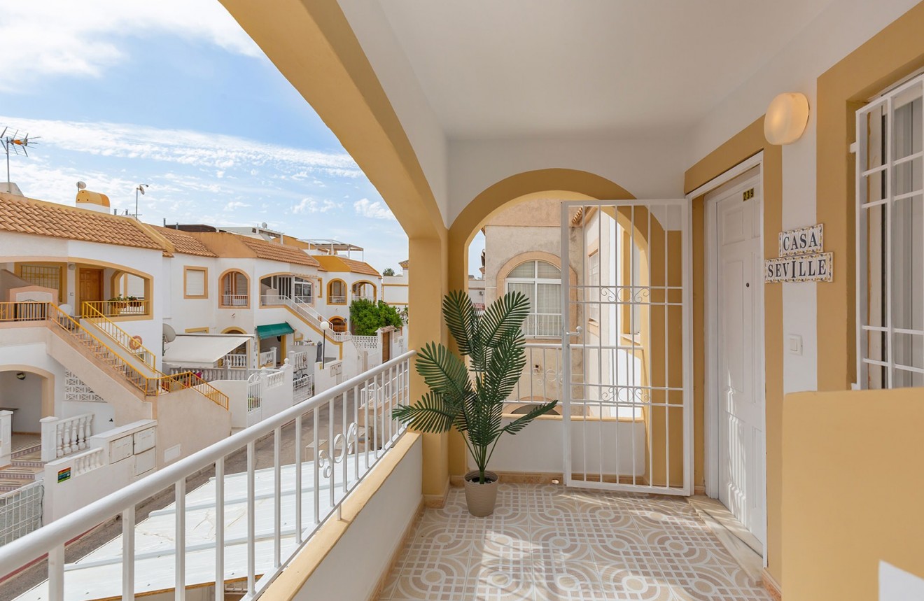 Resale - Bungalow -
Torrevieja - Costa Blanca