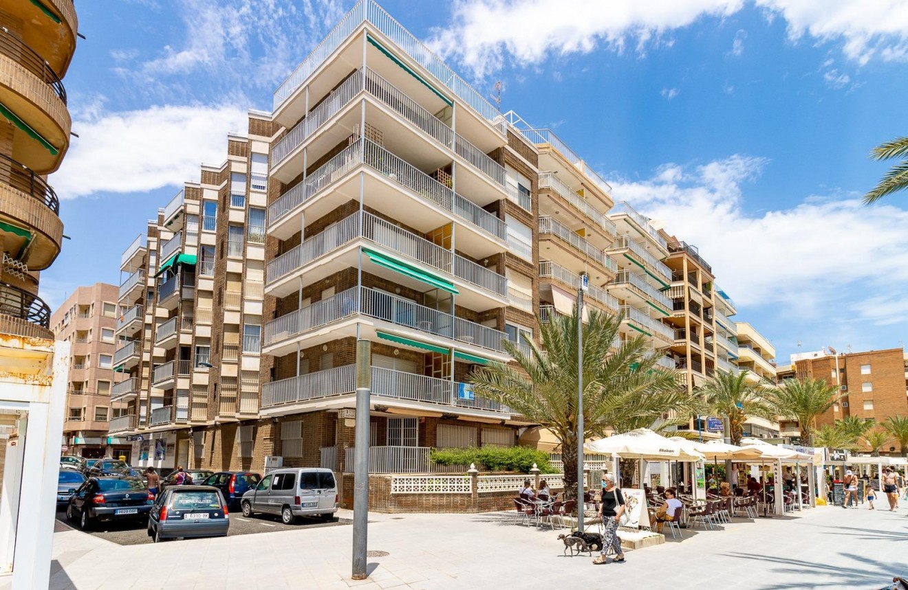 Resale - Apartment / flat -
Torrevieja - Playa del Cura