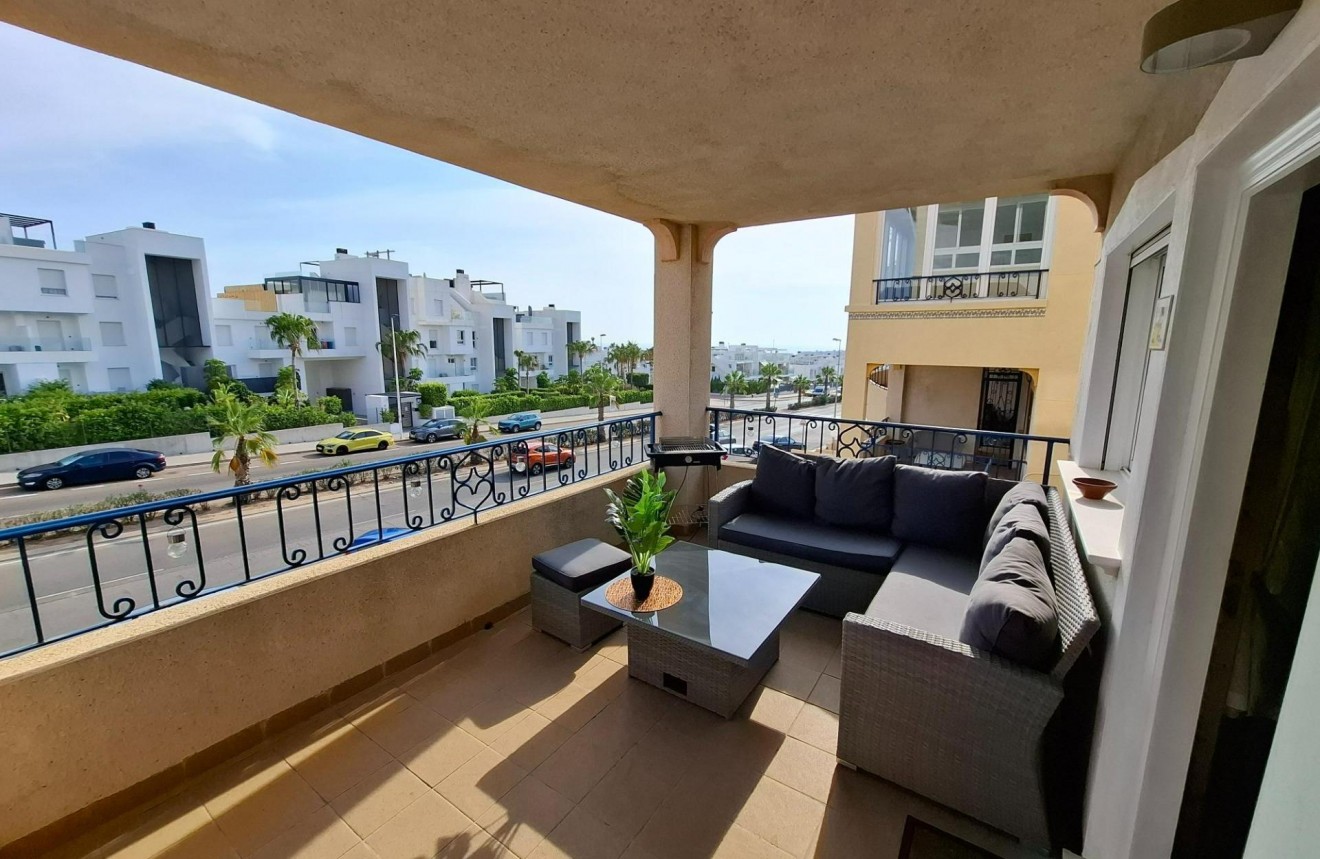 Resale - Apartment / flat -
Torrevieja - Los altos