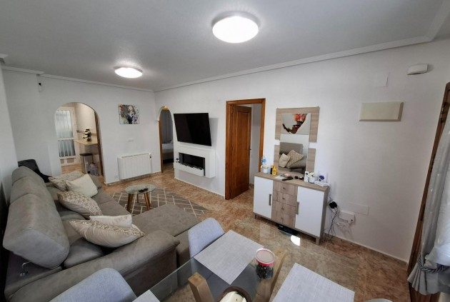 Resale - Apartment / flat -
Torrevieja - Los altos