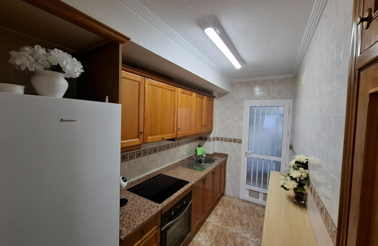 Resale - Apartment / flat -
Torrevieja - Los altos