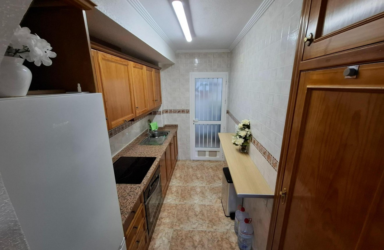 Resale - Apartment / flat -
Torrevieja - Los altos