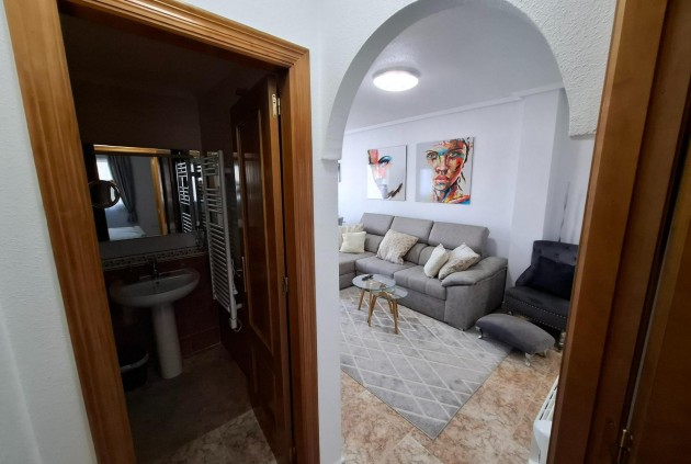 Tweedehands - Appartement / flat -
Torrevieja - Los altos