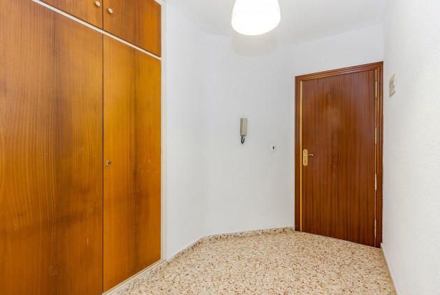 Segunda mano - Apartamento / piso -
Torrevieja - Playa de los Locos