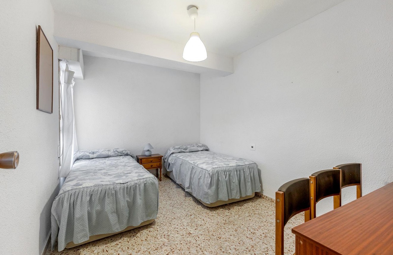 Segunda mano - Apartamento / piso -
Torrevieja - Playa de los Locos