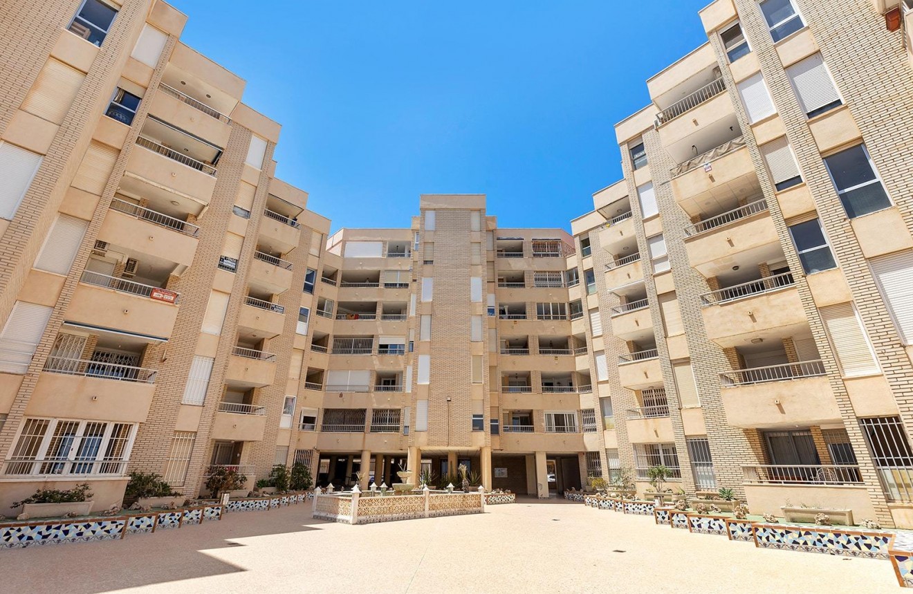 Tweedehands - Appartement / flat -
Torrevieja - Playa de los Locos