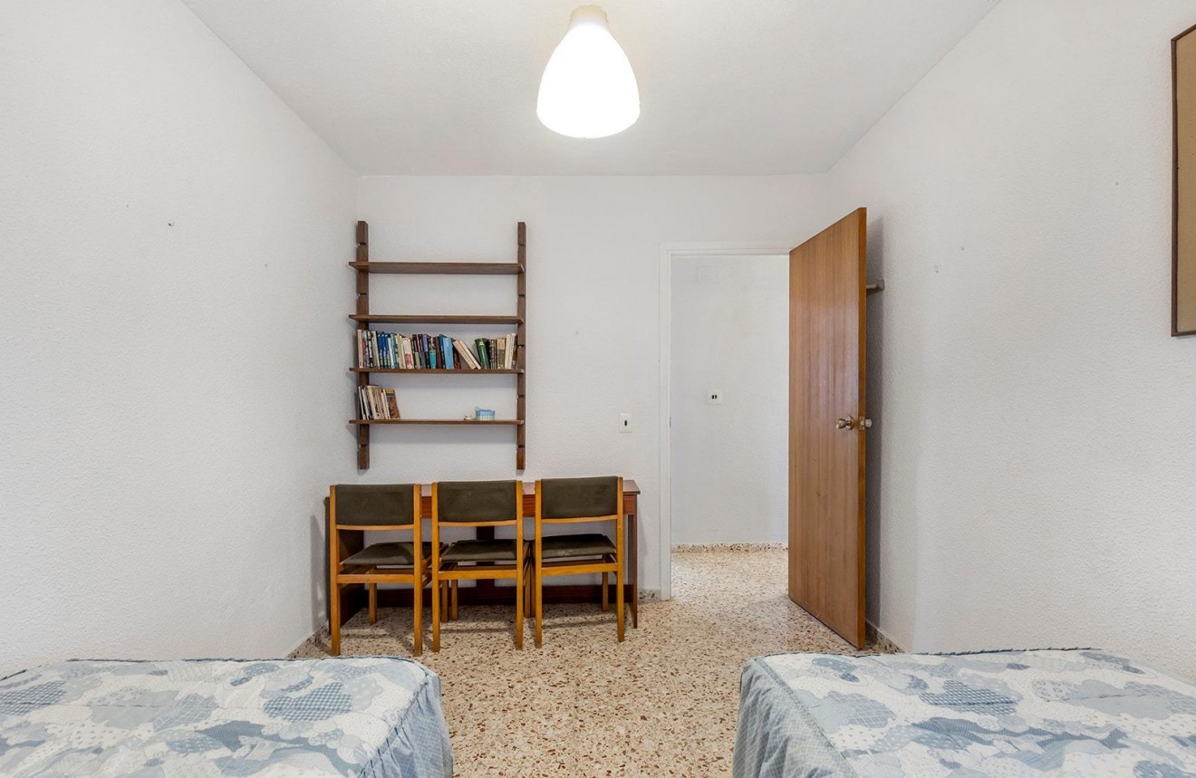 Tweedehands - Appartement / flat -
Torrevieja - Playa de los Locos