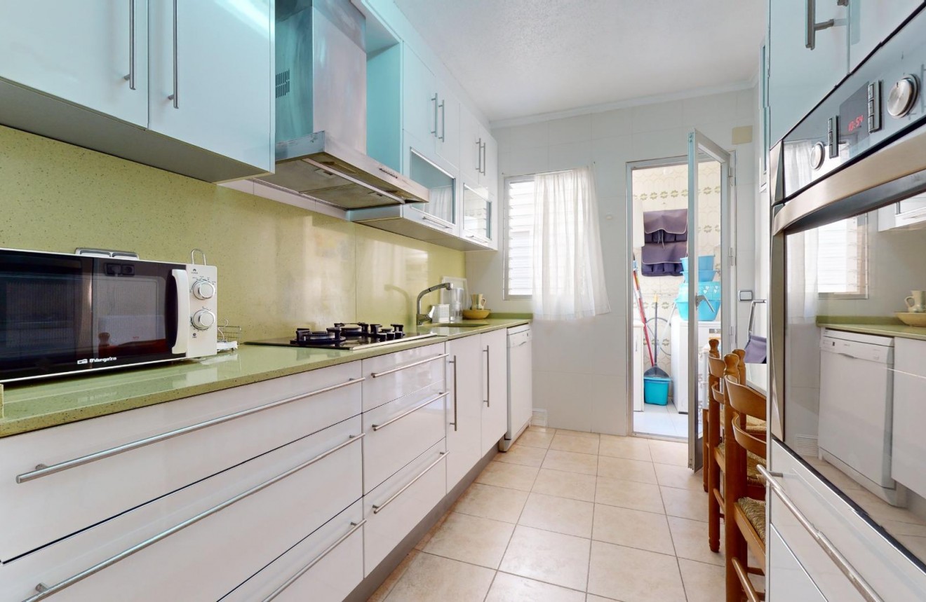 Resale - Apartment / flat -
Torrevieja - Playa del Cura