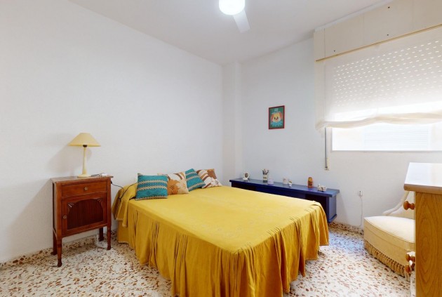 Aus zweiter Hand - Wohnung -
Torrevieja - Playa del Cura