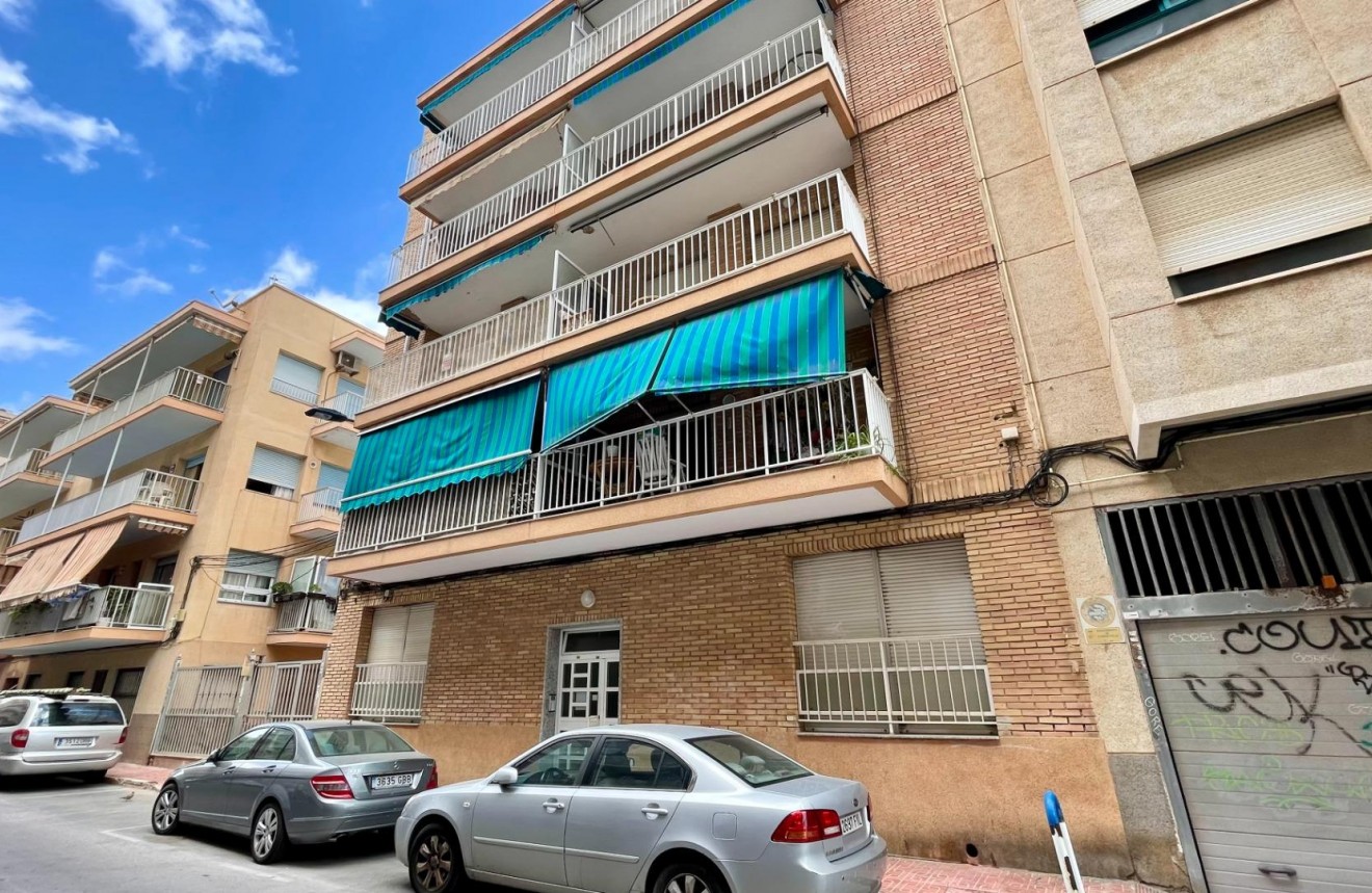 Aus zweiter Hand - Wohnung -
Torrevieja - Playa del Cura