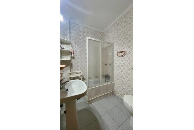 Resale - Apartment / flat -
Torrevieja - Playa del Cura