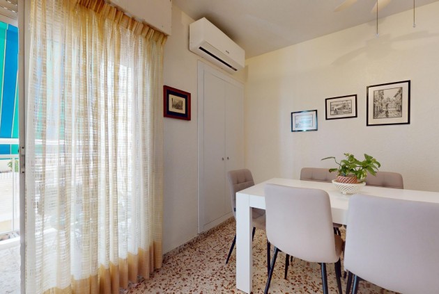 Tweedehands - Appartement / flat -
Torrevieja - Playa del Cura