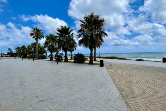 Z drugiej ręki - Mieszkanie w bloku -
Torrevieja - Playa del Cura