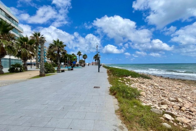 Z drugiej ręki - Mieszkanie w bloku -
Torrevieja - Playa del Cura