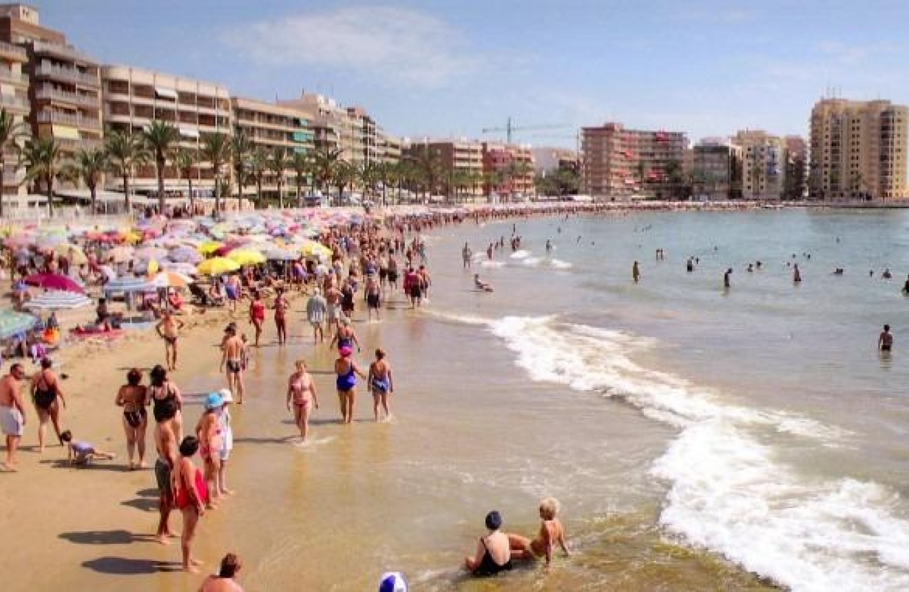 Z drugiej ręki - Mieszkanie w bloku -
Torrevieja - Playa del Cura