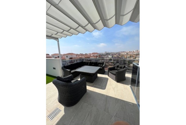 Aus zweiter Hand - Penthouse -
Torrevieja - Torre la mata