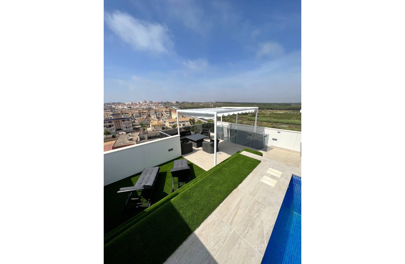 Aus zweiter Hand - Penthouse -
Torrevieja - Torre la mata