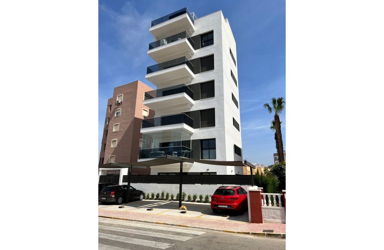 Resale - Penthouse -
Torrevieja - Torre la mata