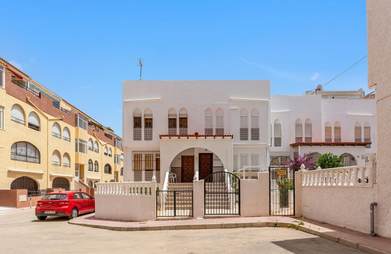 Resale - Chalet -
Torrevieja - La Mata Pueblo