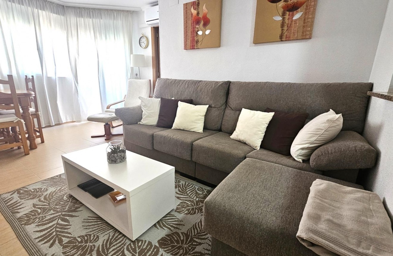 Resale - Apartment / flat -
Torrevieja - Centro