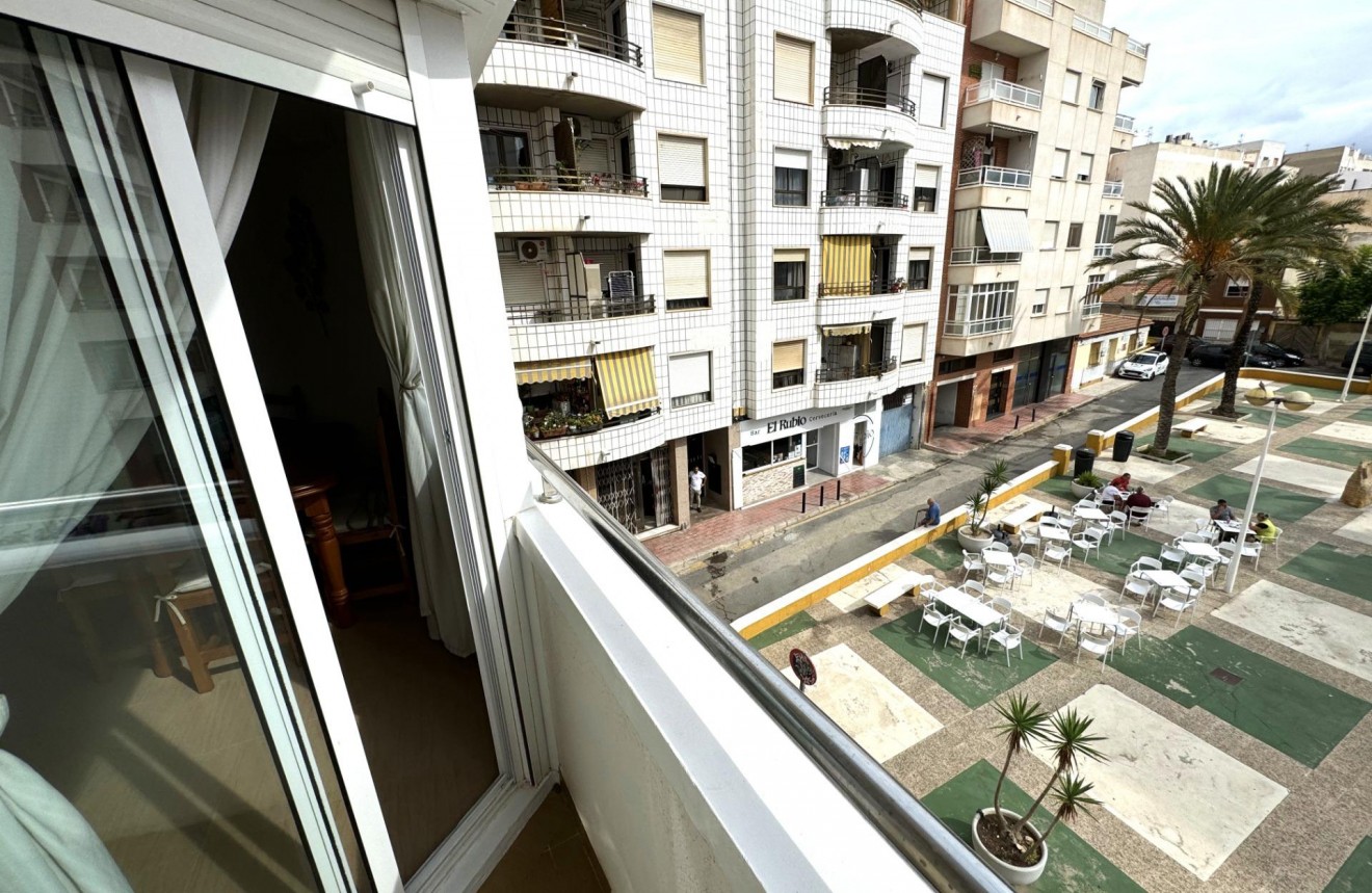 Resale - Apartment / flat -
Torrevieja - Centro