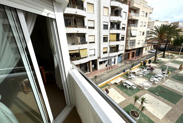 Resale - Apartment / flat -
Torrevieja - Centro