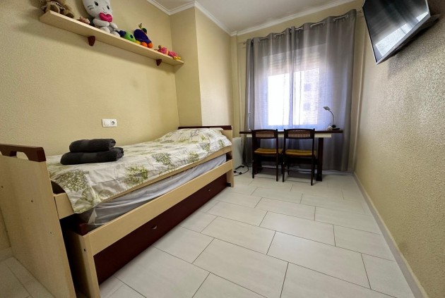 Aus zweiter Hand - Wohnung -
Torrevieja - Paseo maritimo