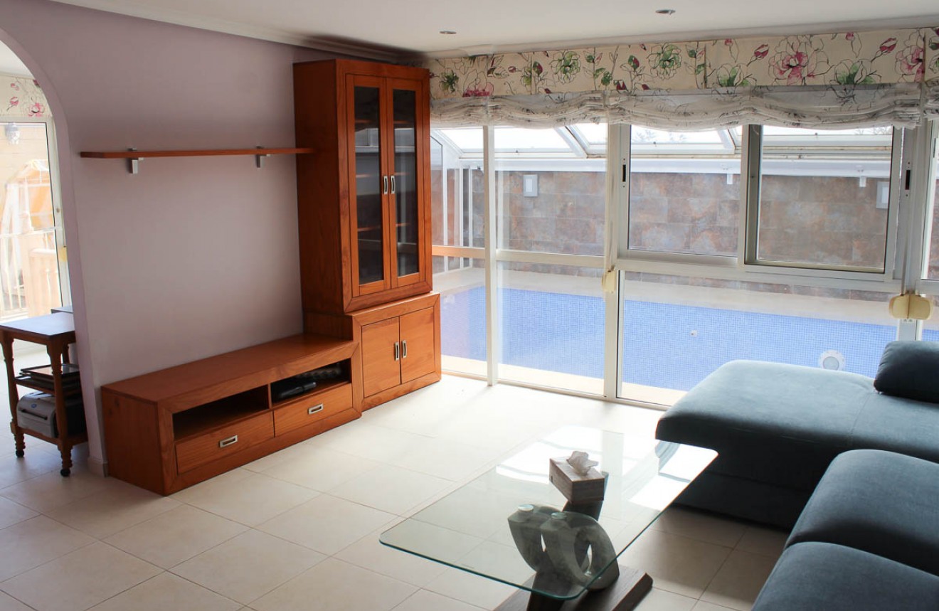 Resale - Chalet -
Torrevieja - Costa Blanca