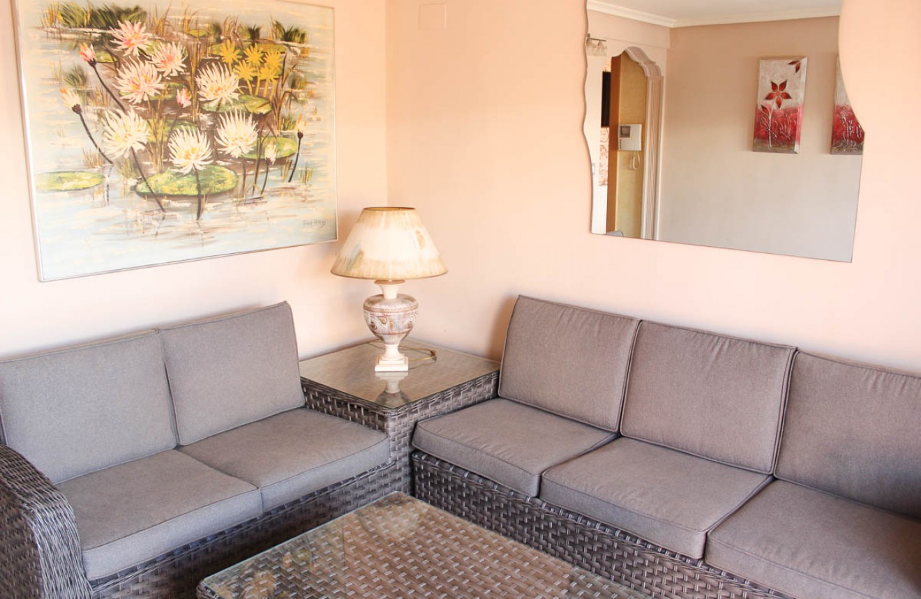 Resale - Chalet -
Torrevieja - Costa Blanca