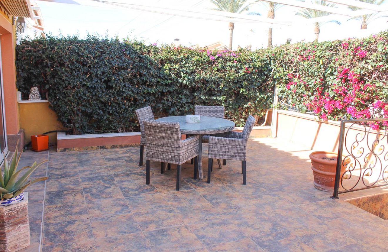 Resale - Chalet -
Torrevieja - Costa Blanca