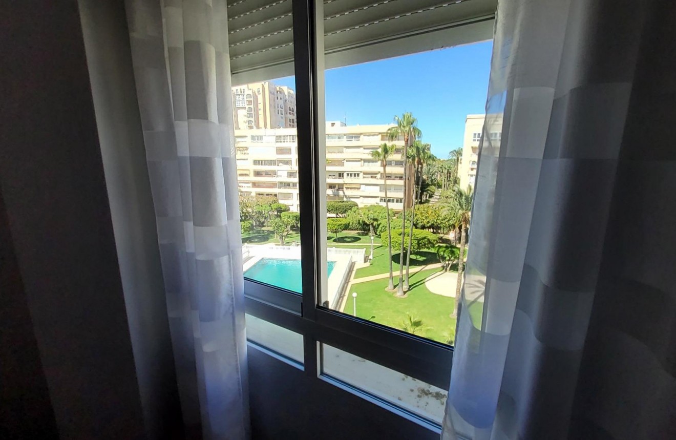 Resale - Penthouse -
Torrevieja - Playa de los Locos