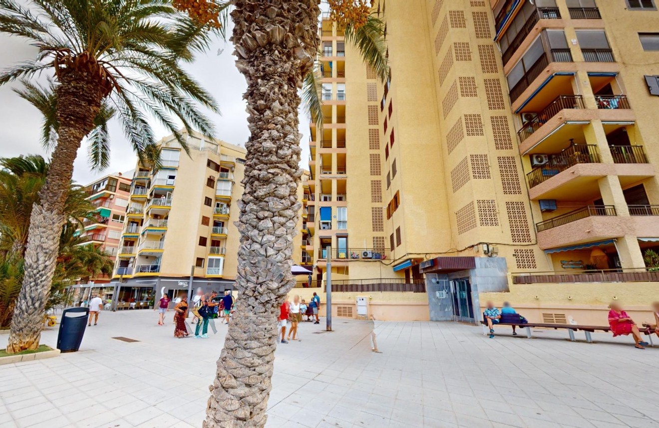 Aus zweiter Hand - Wohnung -
Torrevieja - Playa del Cura