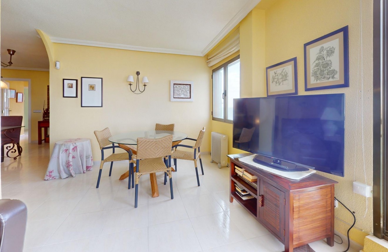 Resale - Apartment / flat -
Torrevieja - Playa del Cura