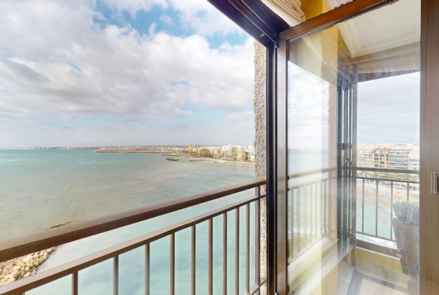 Resale - Apartment / flat -
Torrevieja - Playa del Cura