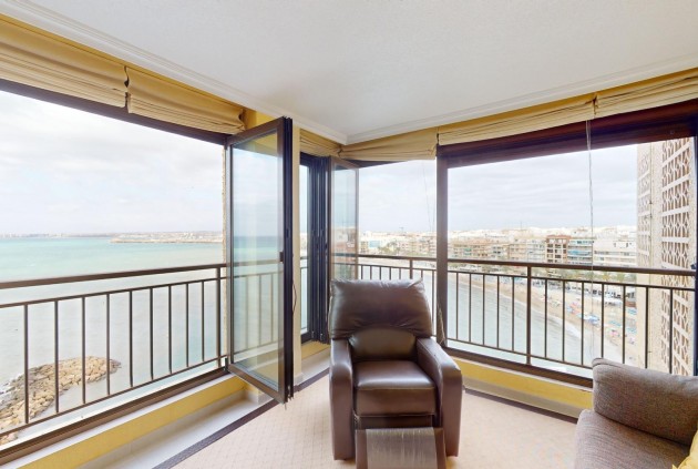 Resale - Apartment / flat -
Torrevieja - Playa del Cura